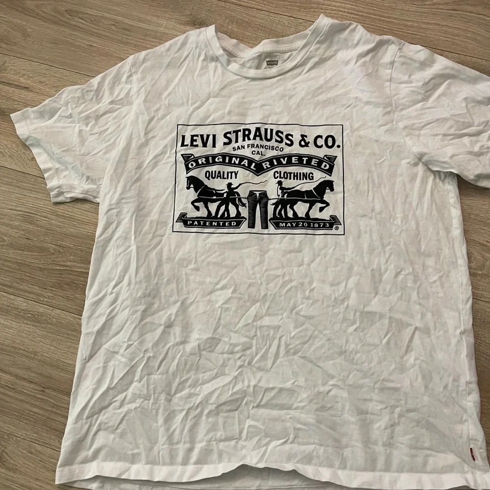 Levi’s Tee Shirt XL